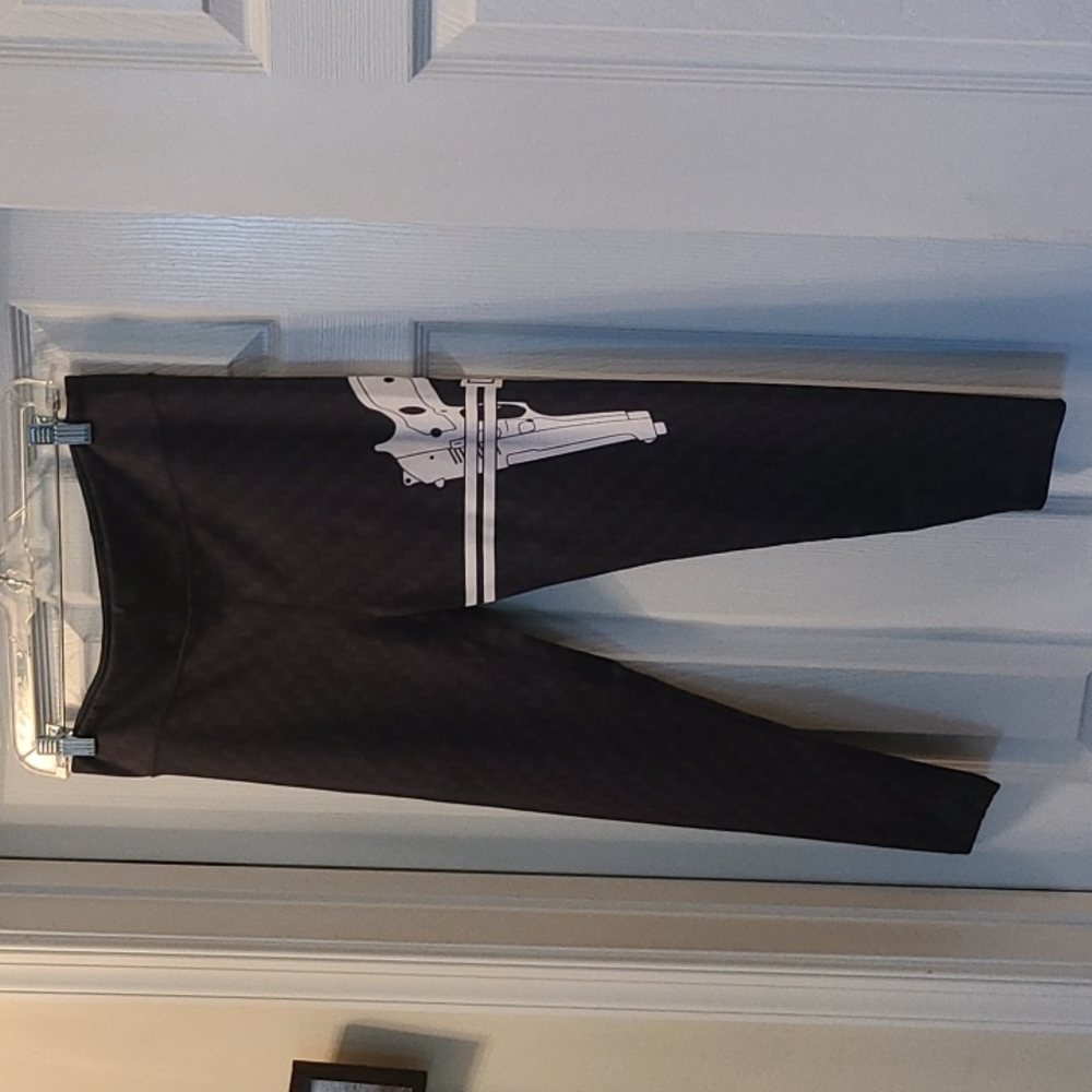 💥💥💥💥💥 Gun Strap capri length Leggings womans large retired!